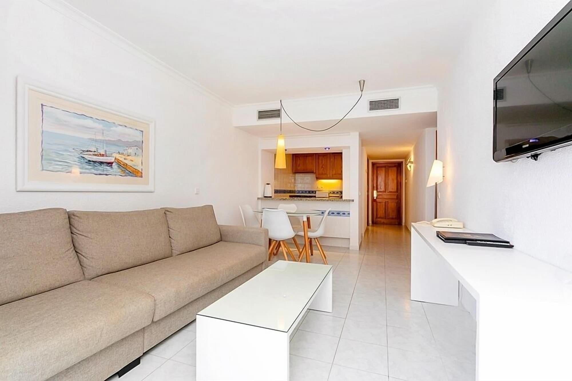 Aparthotel Duquesa Playa Santa Eulària des Riu Kültér fotó