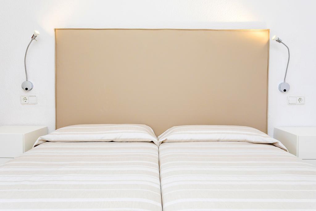 Aparthotel Duquesa Playa Santa Eulària des Riu Kültér fotó