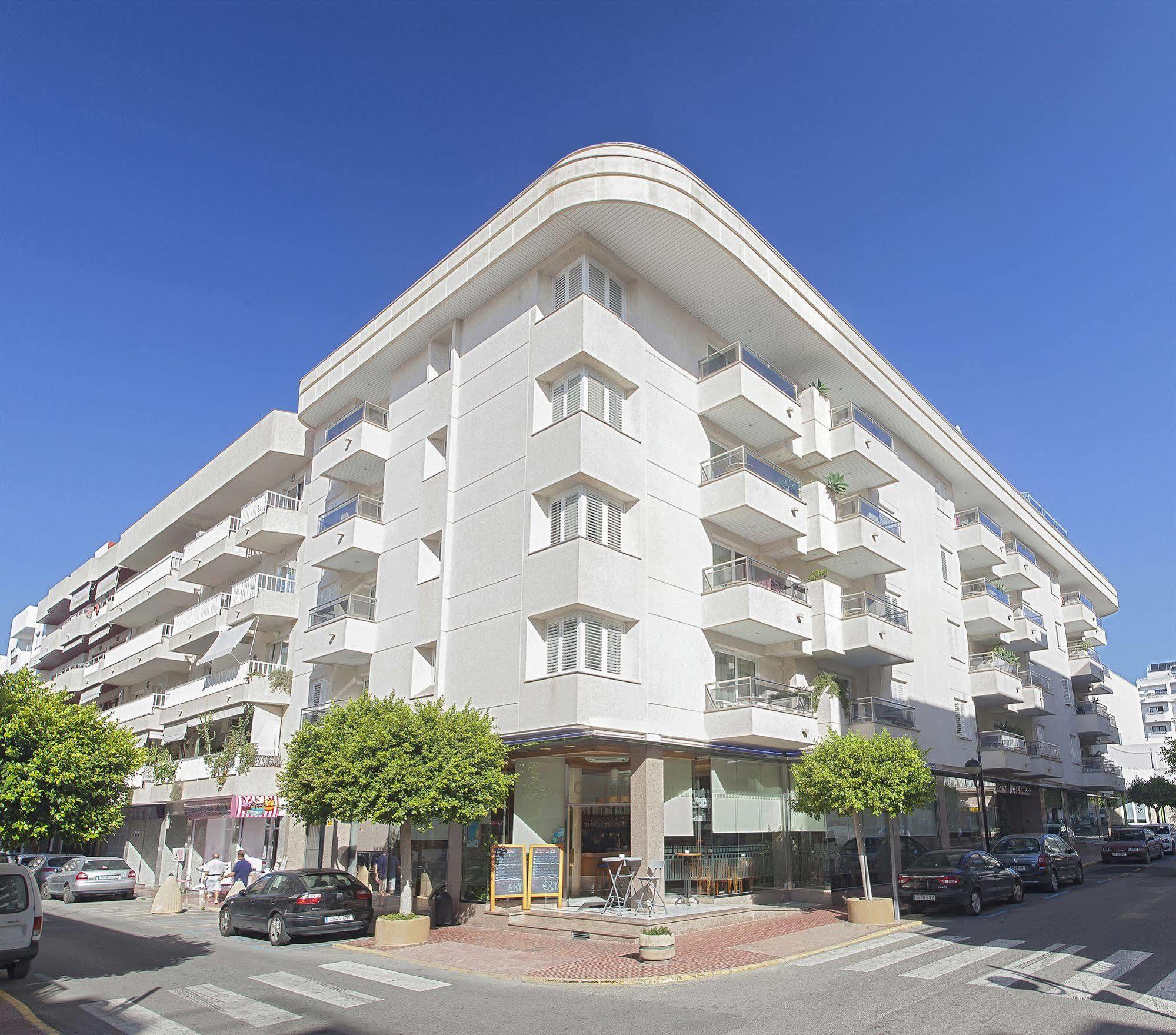 Aparthotel Duquesa Playa Santa Eulària des Riu Kültér fotó